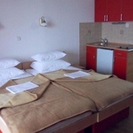 Apartments Villa Luka Свети-Стефан Экстерьер фото