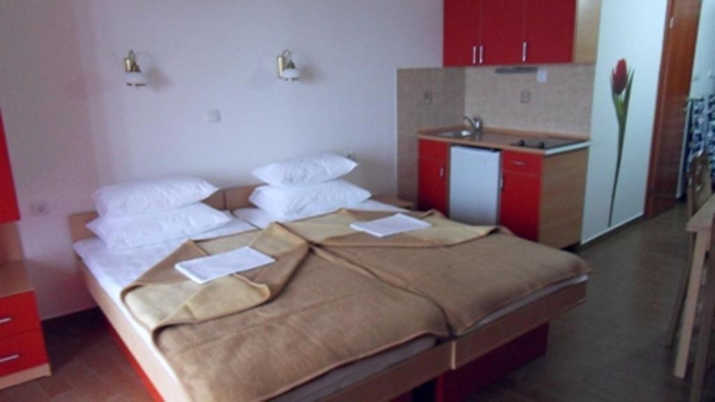 Apartments Villa Luka Свети-Стефан Экстерьер фото